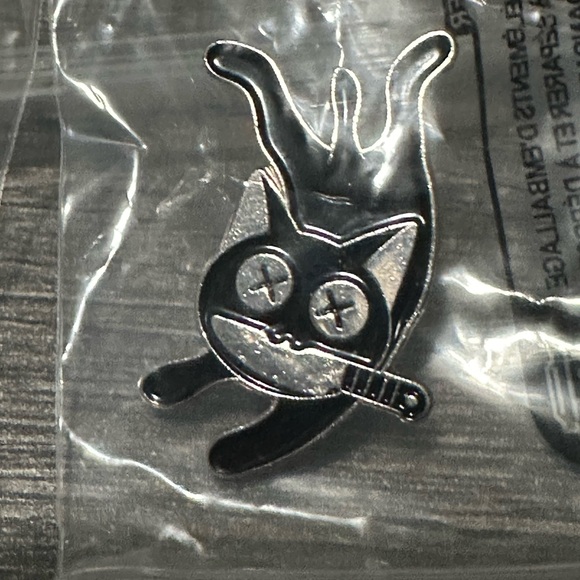 Set of 5 Assorted Enamel Cat Pins - Picture 3 of 7